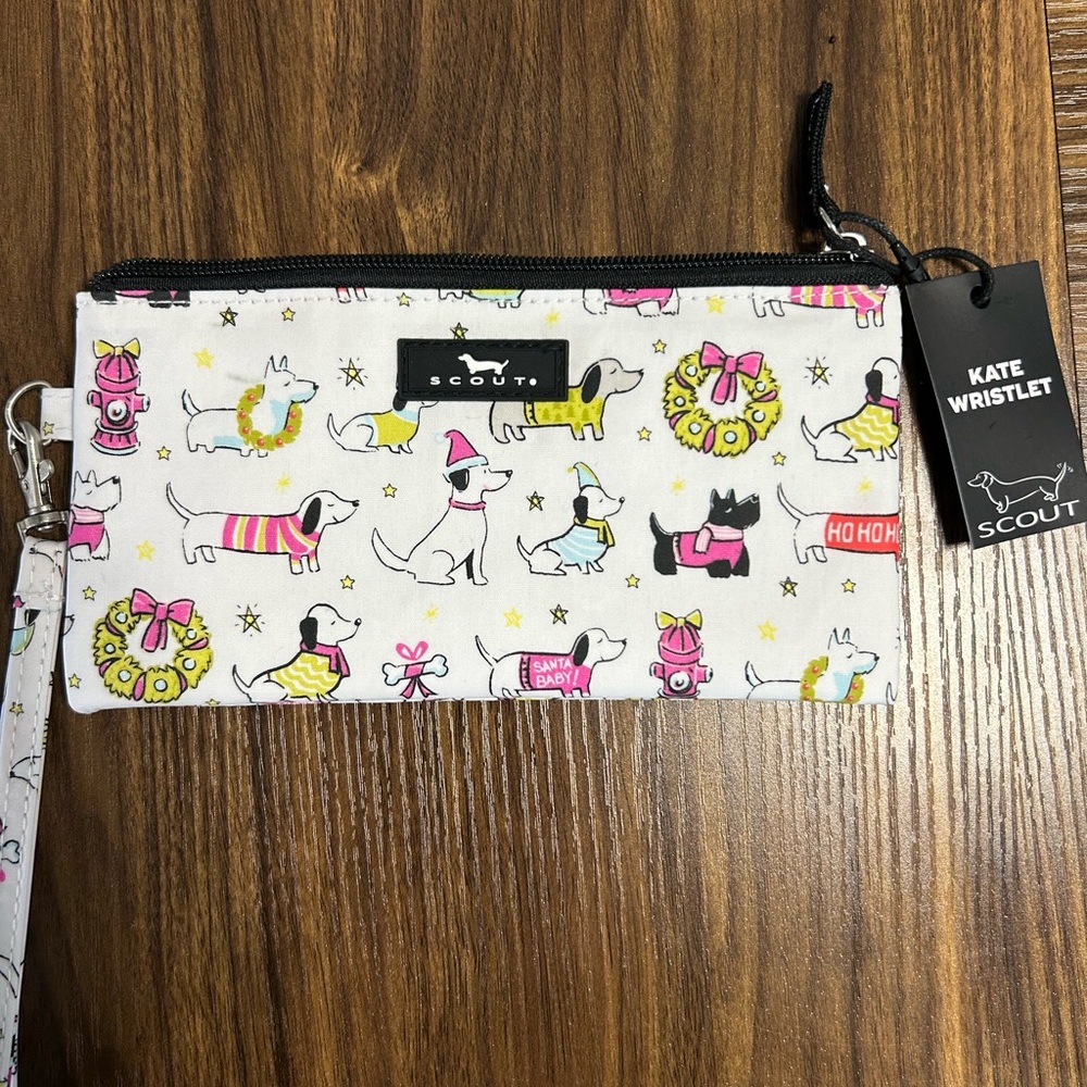 SCOUT Kate Wristlet “O Howly Night” Dog Print.
